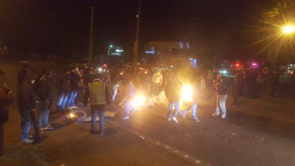 Bomberos asistieron a dos heridos y denuncian que manifestantes los amenazan - Nacionales - ABC Color