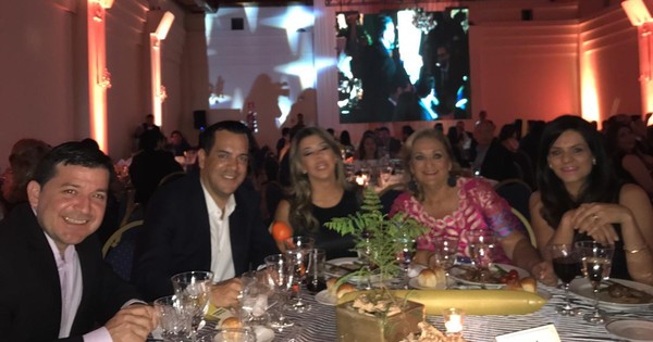 Proveedora actualmente es manejada por primo hermano de Friedmann y su esposa