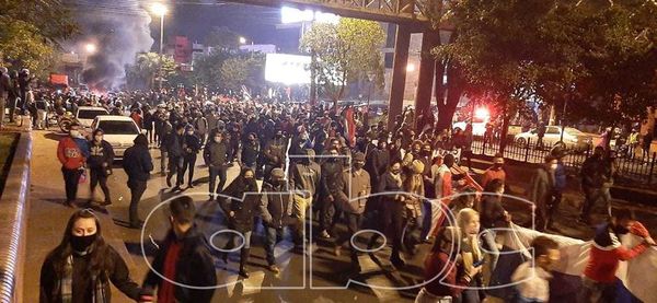 Iglesia y empresarios rechazan violencia en el centro de Ciudad del Este - Nacionales - ABC Color