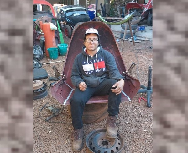 Mecánico ojapo sillón purete de “Escarabajos” | Crónica
