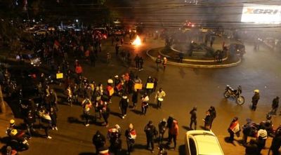 CDE: unos 60 detenidos, varios heridos y robo de G. 500 millones a una joyería
