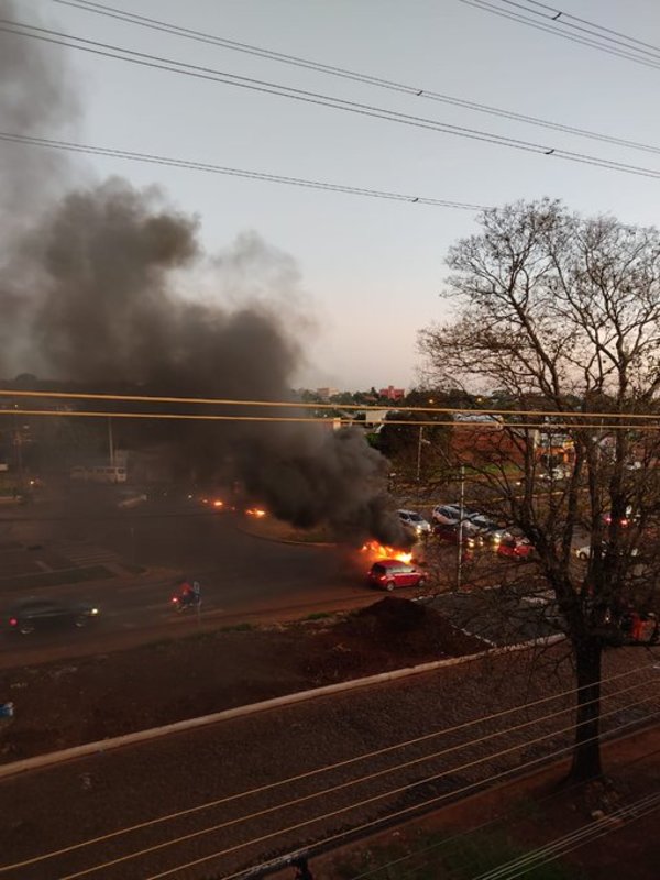 Cuatro uniformados resultaron heridos tras los incidentes en Ciudad del Este » Ñanduti