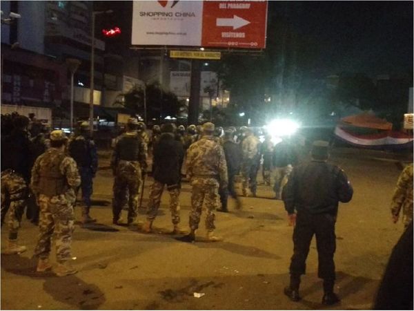 Manifestación en CDE deja casi 60 detenidos tras incidentes 