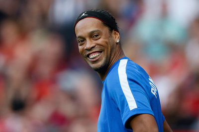 Ronaldinho donó su camiseta para la causa ‘Todos somos Bianca’