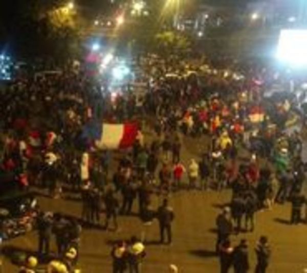 Decenas de detenidos tras disturbios en Ciudad del Este - Paraguay.com