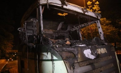 HOY / Queman 2 camiones en CDE ¿Qué culpa tiene el camionero con el lío que ocurre?, cuestionan