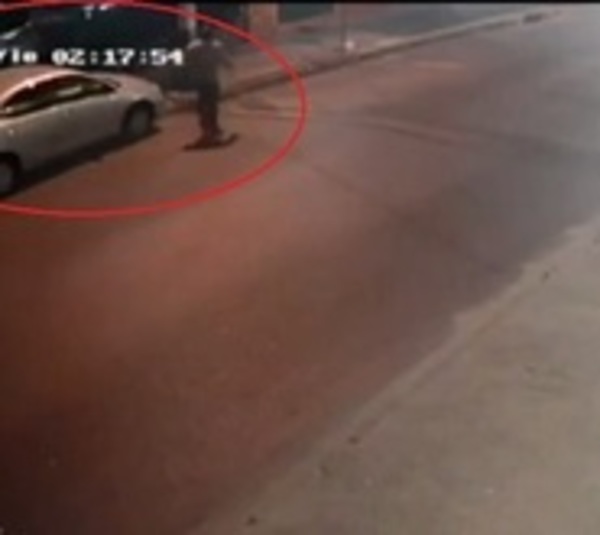 En menos de 3 minutos le roban el auto frente a su casa - Paraguay.com