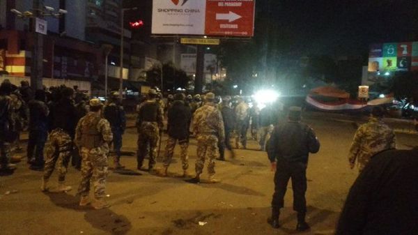 Manifestación en CDE deja casi 60 detenidos tras incidentes - Digital Misiones