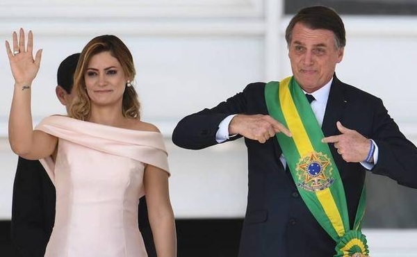 HOY / Esposa del presidente brasileño Bolsonaro tiene Covid-19