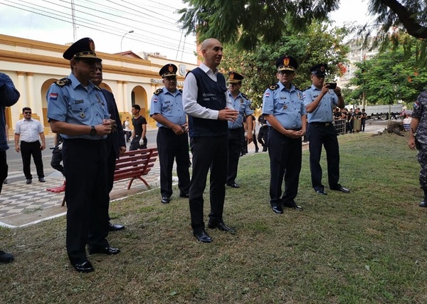 Policía se apresta para contener posibles hechos vandálicos en Asunción.