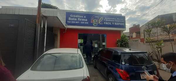 Policía busca a cuatro delincuentes que asaltaron casa de créditos - Megacadena — Últimas Noticias de Paraguay