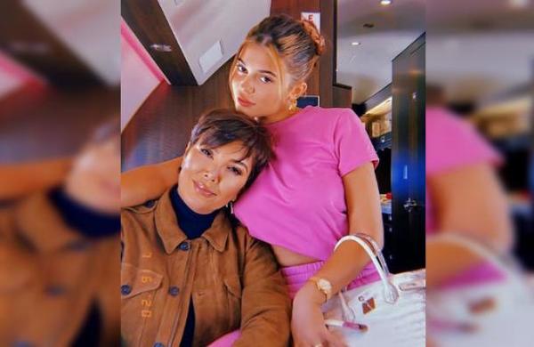 Kylie Jenner decora su casa con una inquietante estatua de su madre - SNT