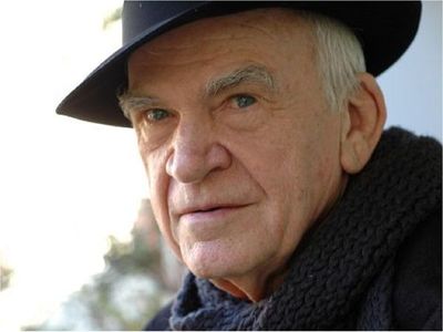 Milan Kundera dona su biblioteca y archivo a su ciudad natal