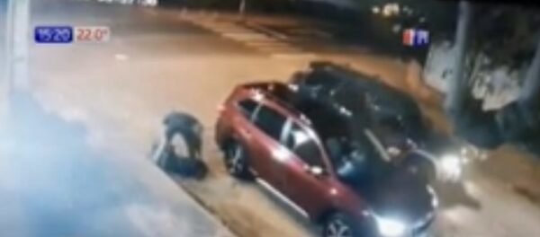 Video muestra cómo tomaron de rehén a gerente de concesionaria