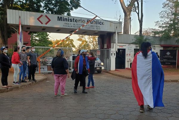 Activistas sociales se presentan tras incidentes en CDE - ABC en el Este - ABC Color