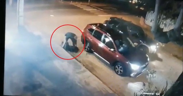 Video muestra violento secuestro express de empresaria