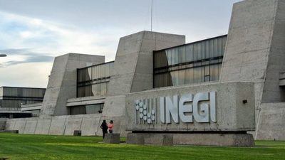 Economía mexicana anota caída récord mientras virus aún avanza
