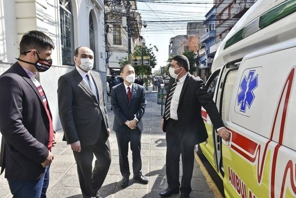 HOY / Municipios reciben ambulancias donadas por bomberos jubilados de Corea