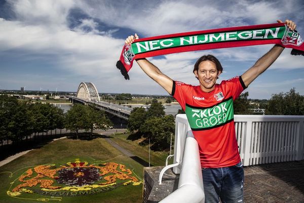 Barreto fue presentado en el NEC - Fútbol - ABC Color