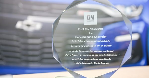 De la Sobera recibe una estrella más de General Motors