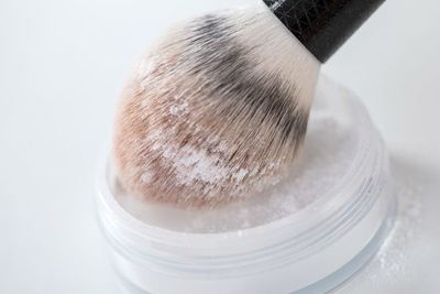 Sudor al rostro: cómo hacer que dure el maquillaje - Estilo de vida - ABC Color