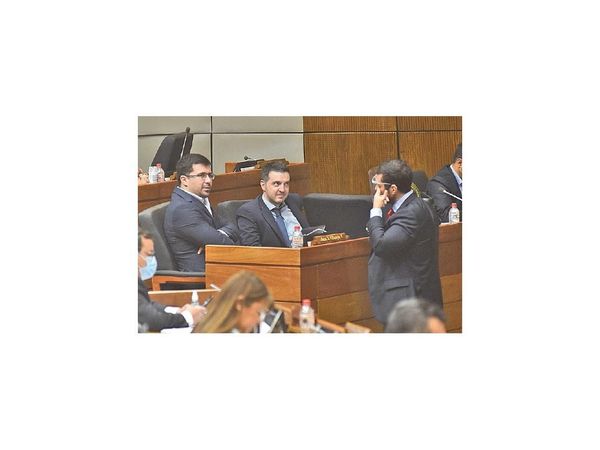 Opositores alertan que colorados usan las intervenciones como plan electoral