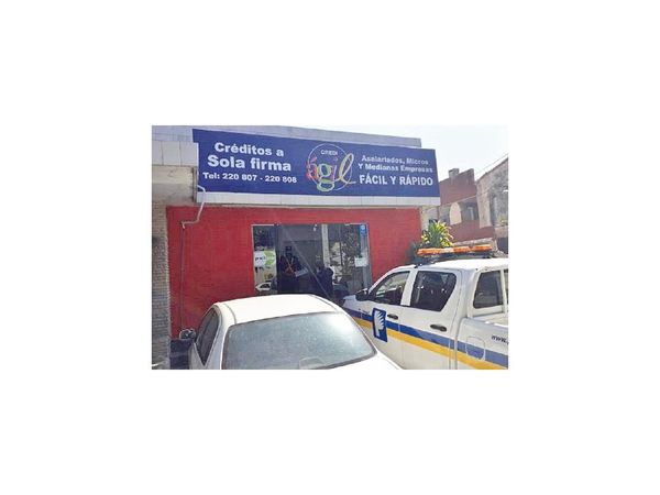 Cuatro delincuentes asaltaron local de créditos en Asunción