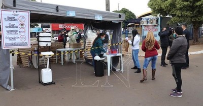 Docentes brasileños llevan las tareas a sus alumnos