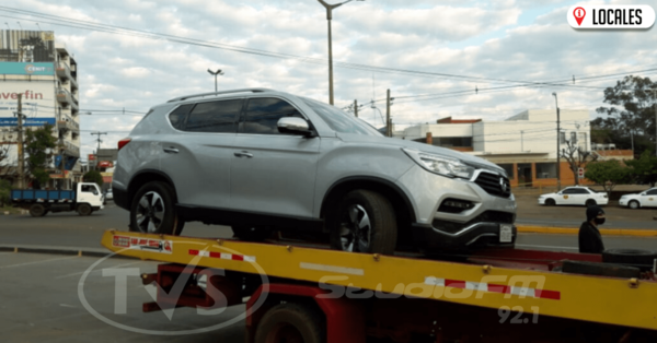 Ebrio al volante chocó contra un vehículo estacionado en Encarnación