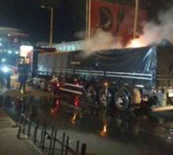 Disturbios en CDE: Más de 30 adultos fueron imputados - Paraguay.com