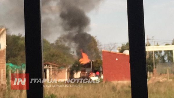 INCENDIO CONSUME HABITACIÓN DE MADERA EN CUATRO POTRERO