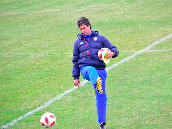 El Auriazul se presenta con un cambio ante el Kelito