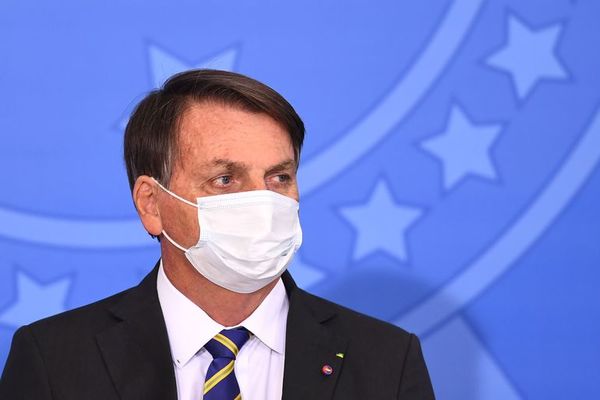 Bolsonaro dice que toma antibióticos por infección pulmonar después de COVID - Mundo - ABC Color