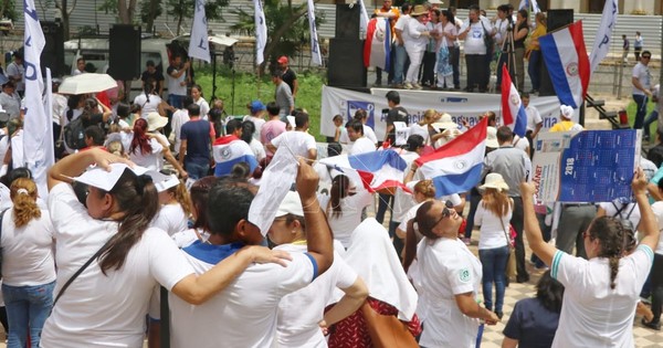 Sancionan proyecto que regulariza situación de contratados en Salud