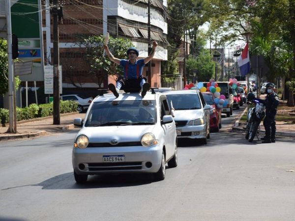 Colorida manifestación en Alto Paraná