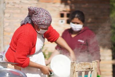 Documental muestra la historia detrás de las ollas populares