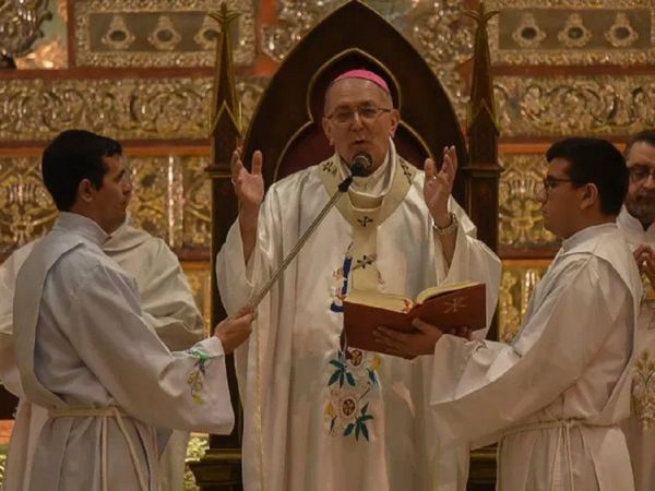 Acoso sexual: Monseñor Edmundo Valenzuela declaró en juicio contra sacerdote