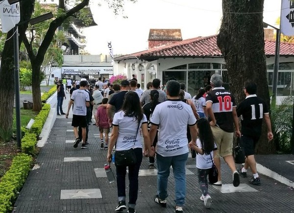 Olimpia y la Plaza de los Héroes Franjeados