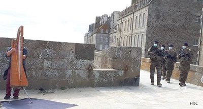 Arpista es controlado por milicos en Francia | Crónica