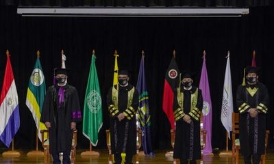 Caballero asume en la UNE y es el primer rector genuinamente formado en la institución