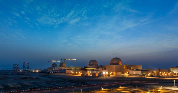 Emiratos pone en marcha hoy la primera central nuclear árabe
