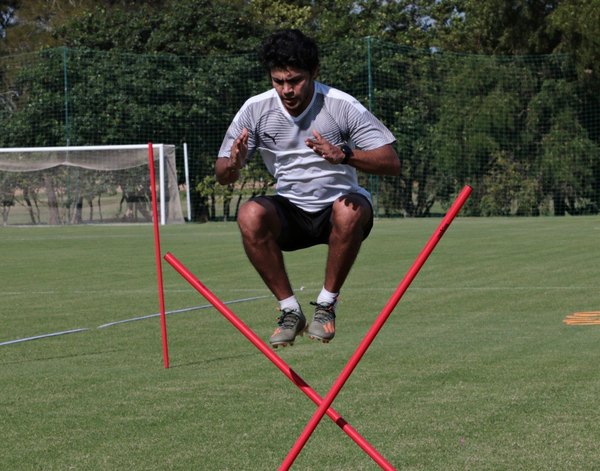 Robert Rojas, más de 20 horas de viaje para estar a disposición de River