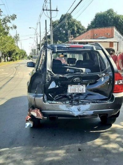Motociclista fallece tras chocar contra una camioneta en Asunción