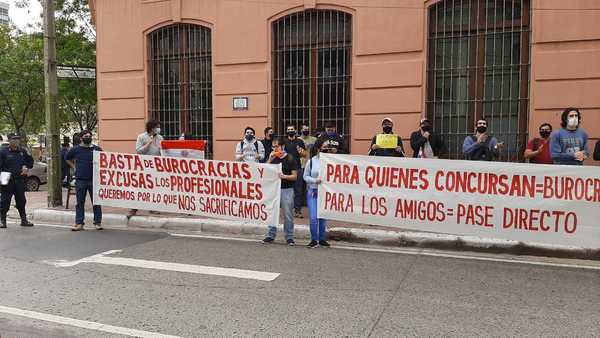 Ingenieros y técnicos ganadores de concurso de ANDE volverán a manifestarse » San Lorenzo PY