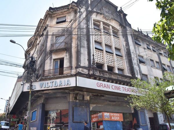 Edificio de ex Cine Victoria afectado por un incendio