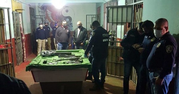 Incautan armas, drogas y una mesa de billar en cárcel de Pedro Juan Caballero