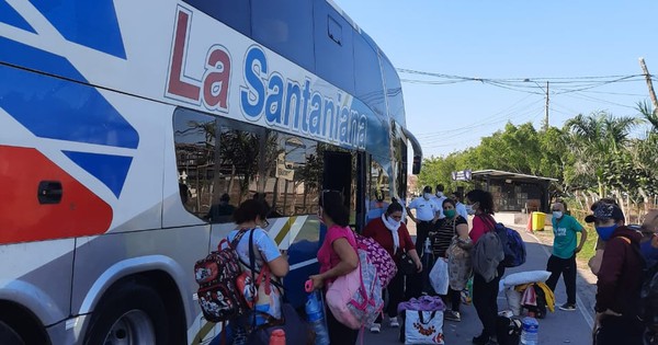 Retornaron 68 compatriotas de Argentina tras permanecer varados