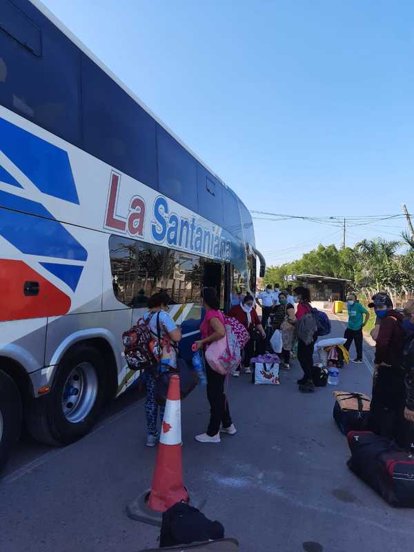 Continúan llegando: Casi 70 compatriotas volvieron hoy al país - Megacadena — Últimas Noticias de Paraguay