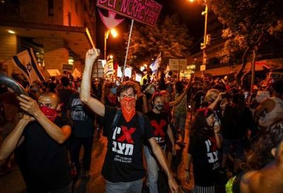 Miles de israelíes se manifiestan contra Netanyahu y su gestión de la crisis del coronavirus