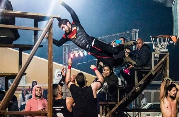HOY / Luchador paraguayo se enfrenta a una de sus peleas más difíciles en la Argentina